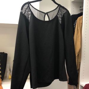 Used long sleeve black top